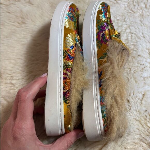 BAMBOO Floral Yellow Mules with Faux Fur - Picture 5 of 8